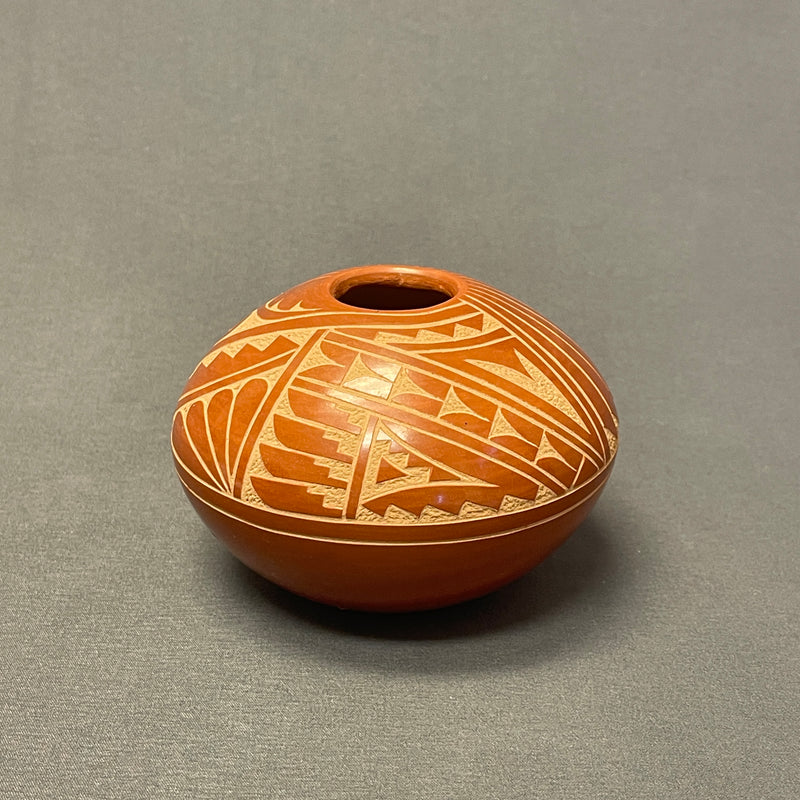 Carol Vigil, Jemez Pueblo Hand-polished and Etched Pot with Step Design   (SSC105)