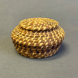 Small Vintage Coushatta Lidded Basket, authentic Native American   (VW95)