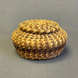 Small Vintage Coushatta Lidded Basket, authentic Native American   (VW95)