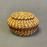 Small Vintage Coushatta Lidded Basket, authentic Native American   (VW95)