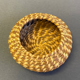 Small Vintage Coushatta Lidded Basket, authentic Native American   (VW95)