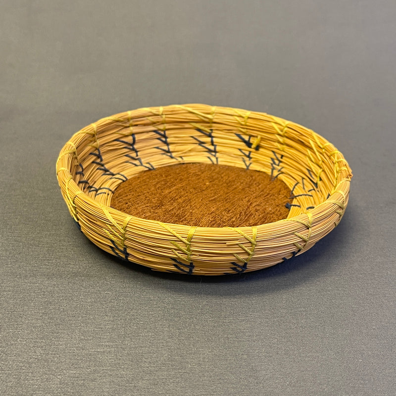 Small Vintage Seminole Basket with Cotton Thread Design, authentic Native American  (VW100)