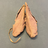 Native American Beaded Child's Moccasins, vintage    (VW107)