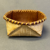 Small Vintage Woodlands Birch Bark Basket, authentic Native American   (VW96)