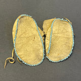 Native American Beaded Child's Moccasins, vintage    (VW106)