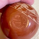 Mae Tapia, Santa Clara Red etched/sgraffito small pot with turtle design by (SSC87)