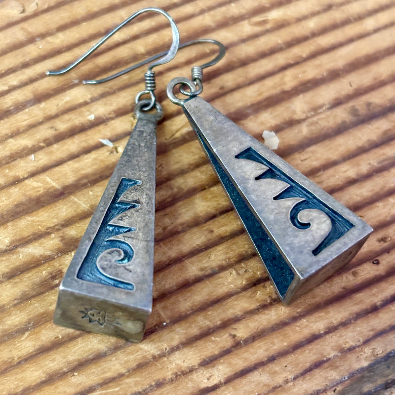 Hopi Overlay Sterling Silver Dangle Earrings with Wave Design   (VW77)