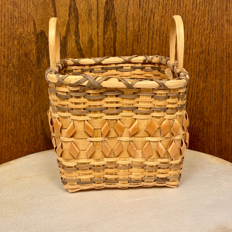 Ho-Chunk (Winnebago) Splint Ash Basket with Handles   (SSB52)