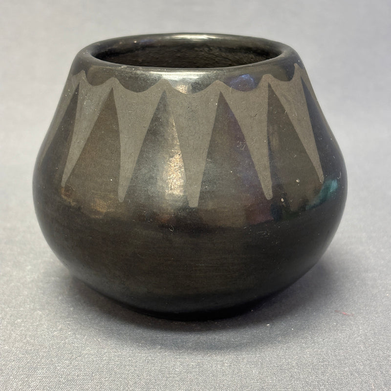 Maria Martinez, San Ildefonso Pueblo Antique Pueblo Painted Blackware Pot   (ML61 )