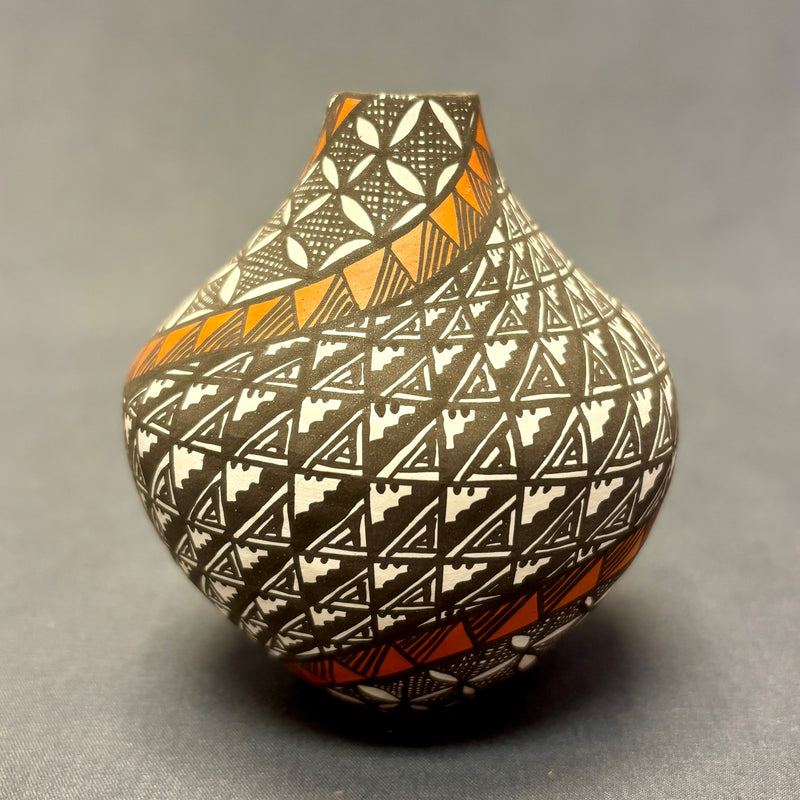 Sandra Victorino Vintage Acoma Pueblo Small Painted Pot with Fine Line Design   (JM71)