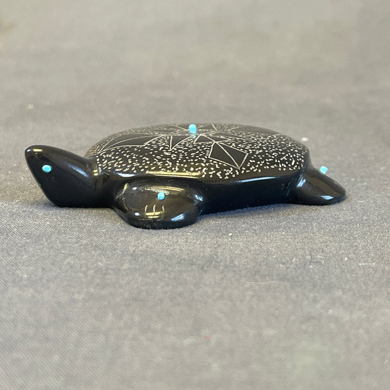 Zuni Black Jet Turtle Fetish with Turquoise   (JM134)