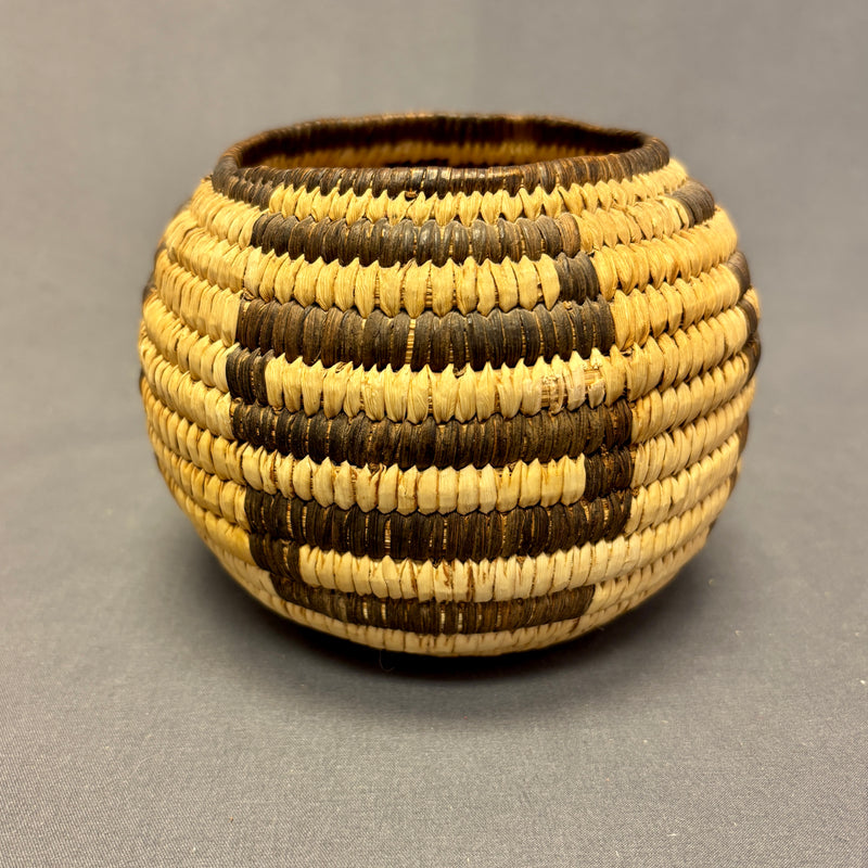 Small Vintage Tohono O'odham (Papago) Coiled Basket with Zig Zag Design  (JFB5)