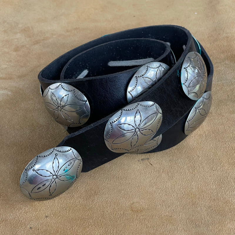 Vintage Navajo sterling silver Concho Belt on leather, authentic Native American (GM364)