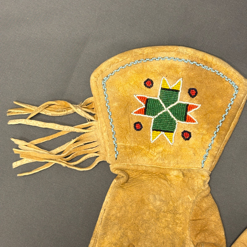 Vintage Plateau Beaded Leather Gauntlets, Authentic Native American - mid 1900s (GM637)