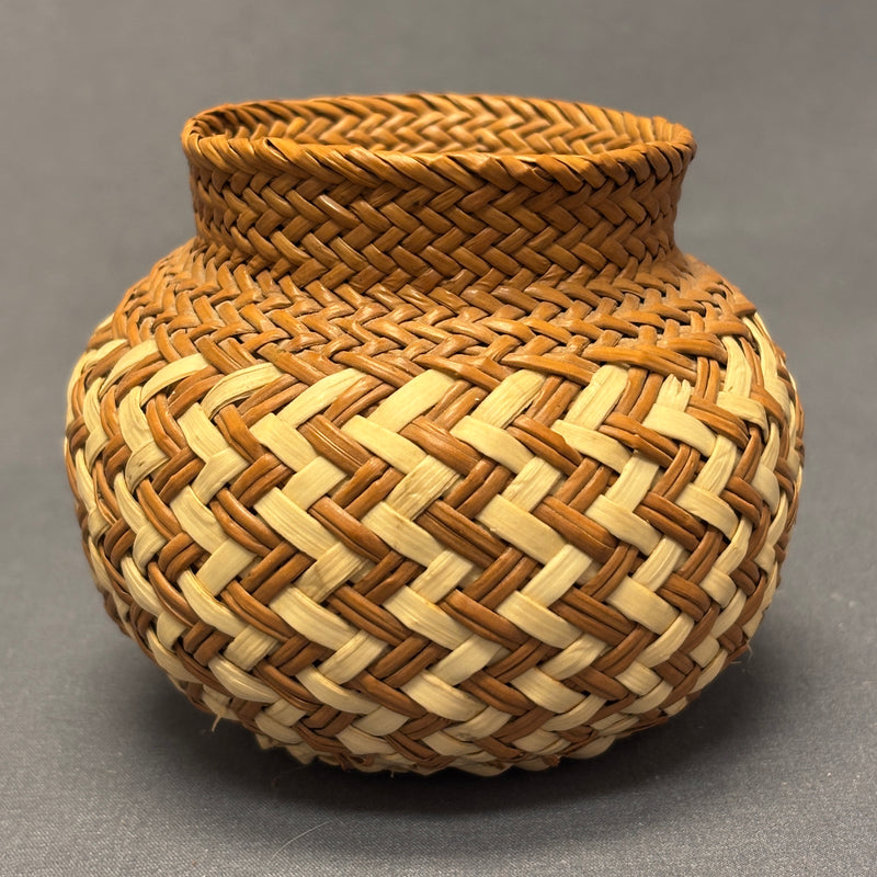 Vintage Tarahamura Small Basket with Zig Zag Design, Mexico   (JFB19)