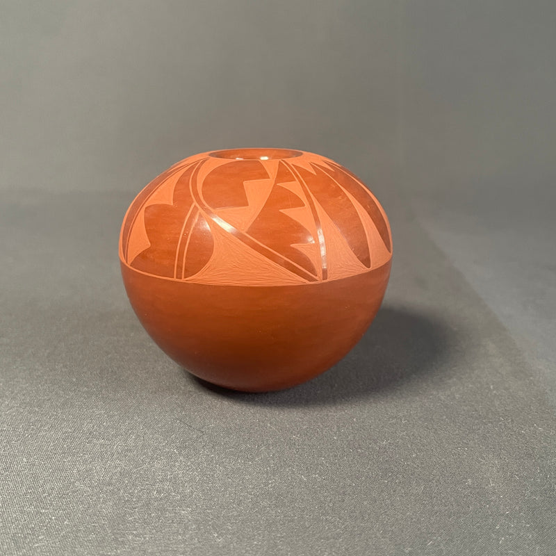 Harriet Tafoya, Vintage Santa Clara Pueblo Handmade Seed Pot with Painted Feather Design(JM15)