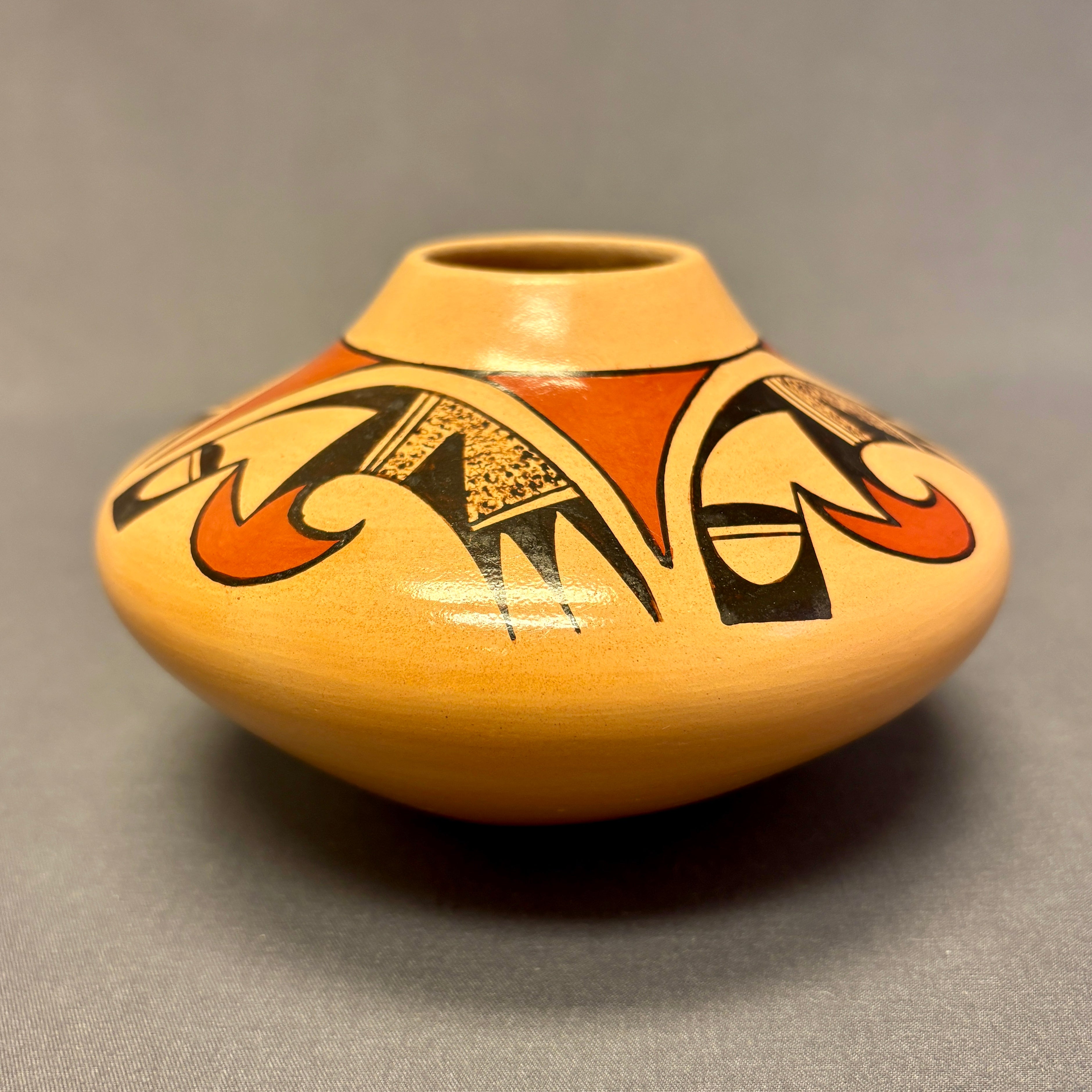 Pueblo Pottery – The Sundance Gallery