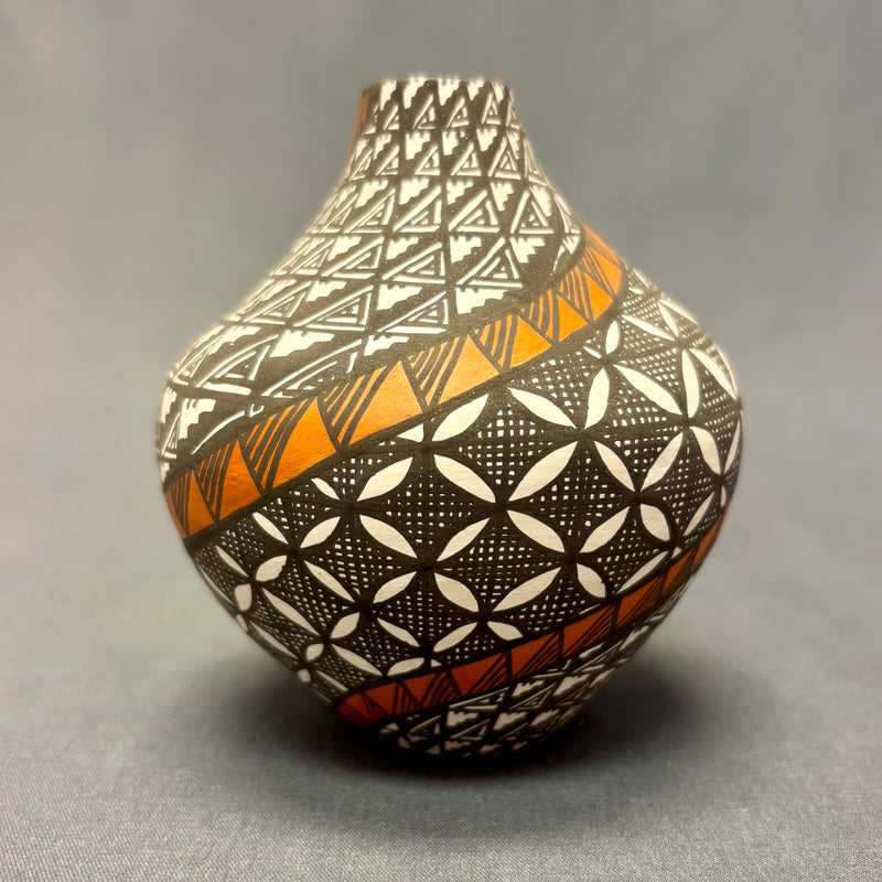 Sandra Victorino Vintage Acoma Pueblo Small Painted Pot with Fine Line Design   (JM71)