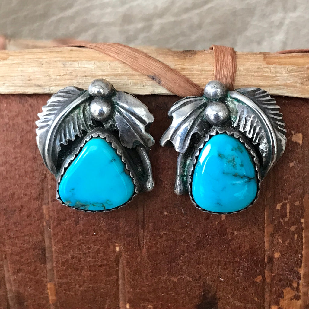 Navajo Traditional Leaf Pattern Turquoise and Silver Post Earrings, Vintage turquoise post earrings signed JJM (LC57)