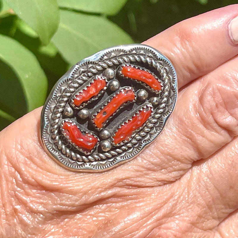 Red Coral Navajo Oval Ring with Twist Rope and Carved Outline  KD369