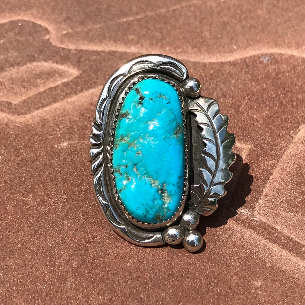 Classic Navajo ring with genuine turquoise and handmade silver leaf and scroll work, Vintage Navajo blue turquoise ring in size 6 (DC53)