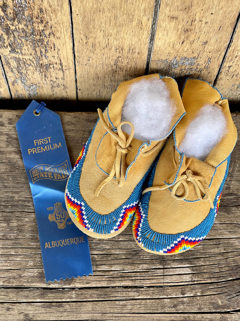 Beaded Moccasins by Evangeline James - Blue Ribbon 1987 - Authentic Native American (GM171)